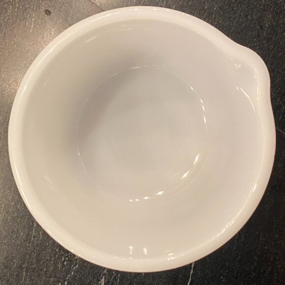 Vintage Glasbake Sunbeam 20 CJ Spouted Milk Glass Mixing Bowl 9 Glassbake 1 EVC - Picture 3 of 6